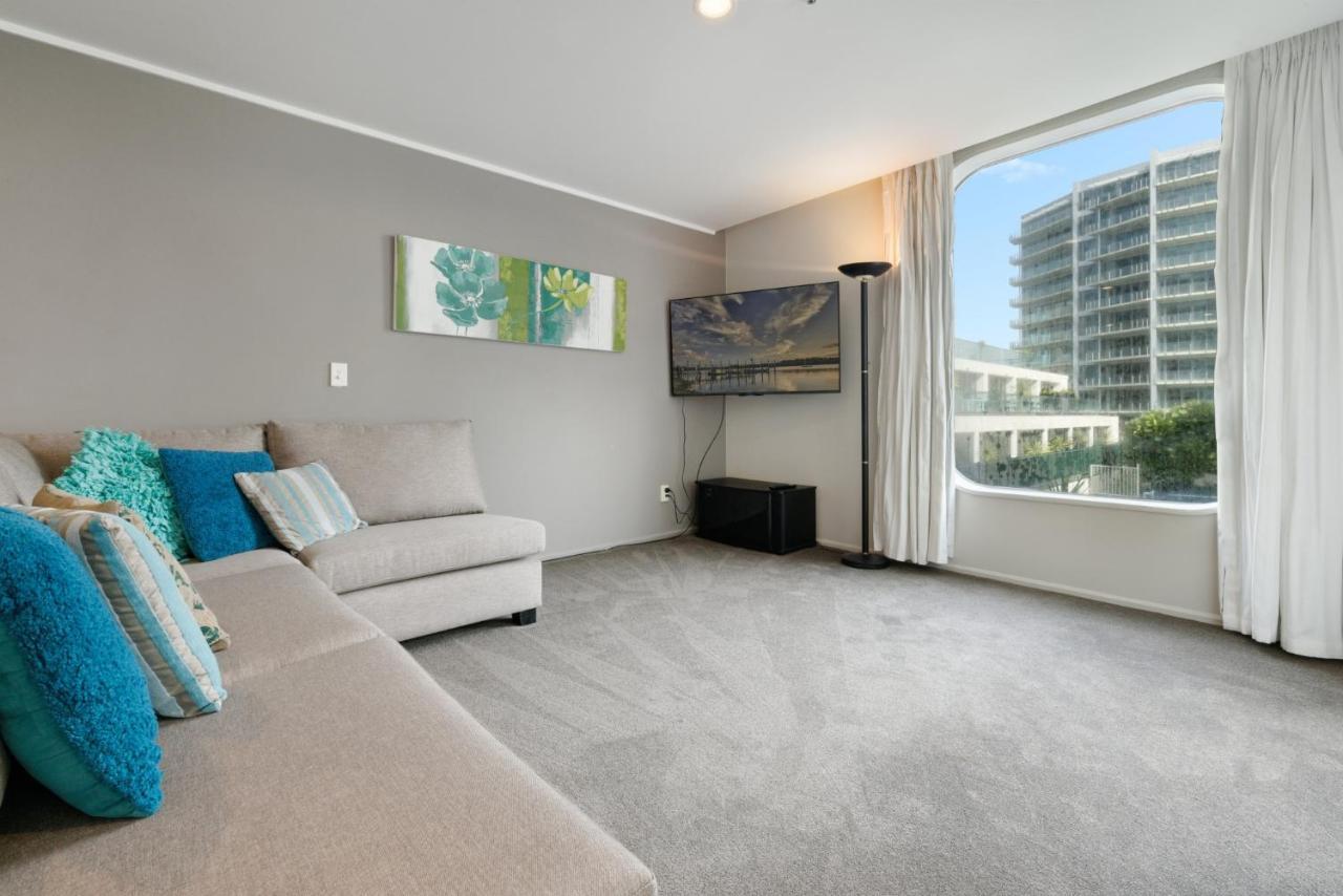 Oceanside Apartment With Garden Views Mount Maunganui Exteriér fotografie